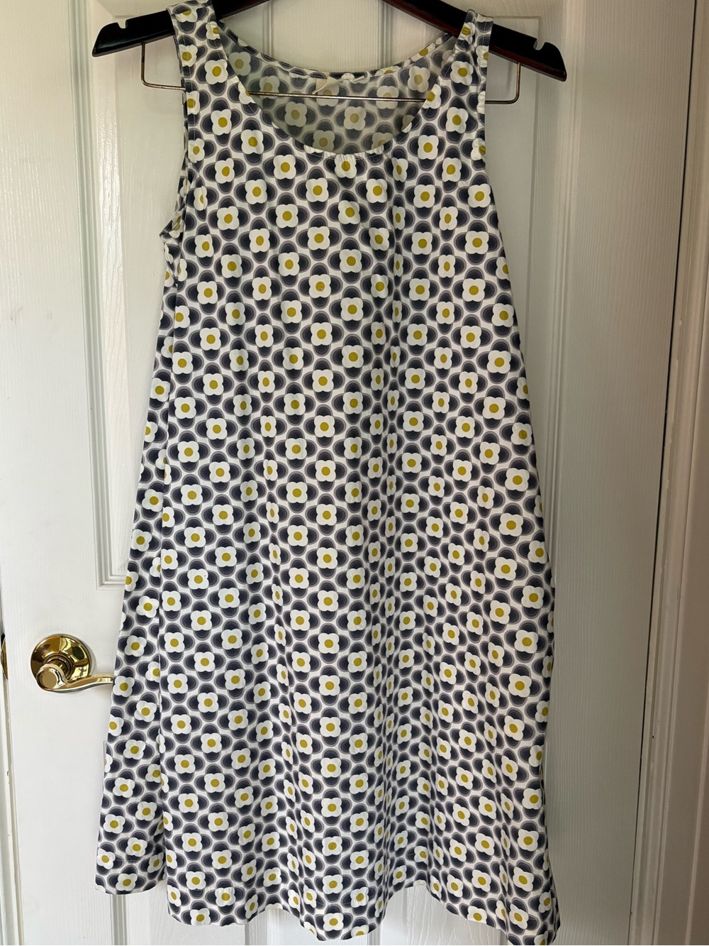 Orla Kiely x uniqlo women’s Sleeveless Midi Dress in White, Gray & Yellow Floral